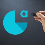 Logo Acomba avec une main qui tient un stylet
